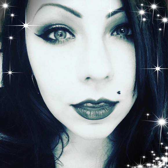 Meet your Posher, Rebecca - Picture 1 of 1